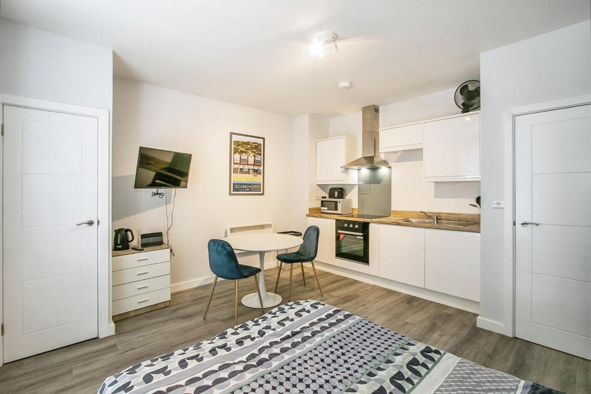 Апартаменты Charming Flat In A Location